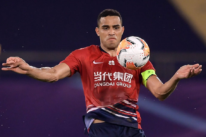  曼联队长关键进球助球队险胜伯恩利保前三