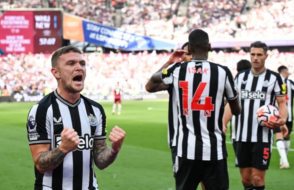  库杜斯倒钩破门创历史西汉姆联主场击败阿斯顿维拉展锋芒