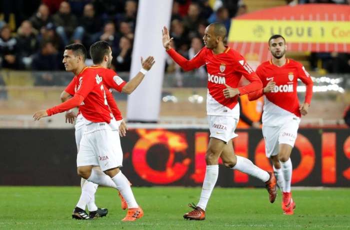  昂热年轻门将神勇发挥多次扑救保住平局果实